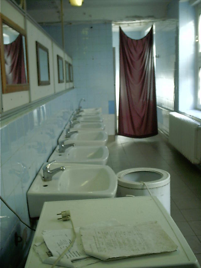 Łazienka w akademiku w Miskolcu