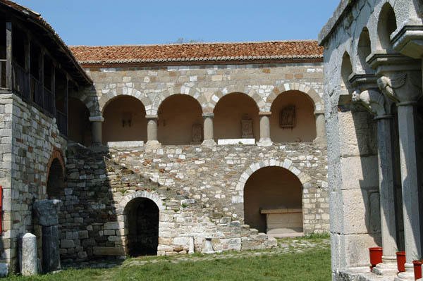 Apolonia (21)