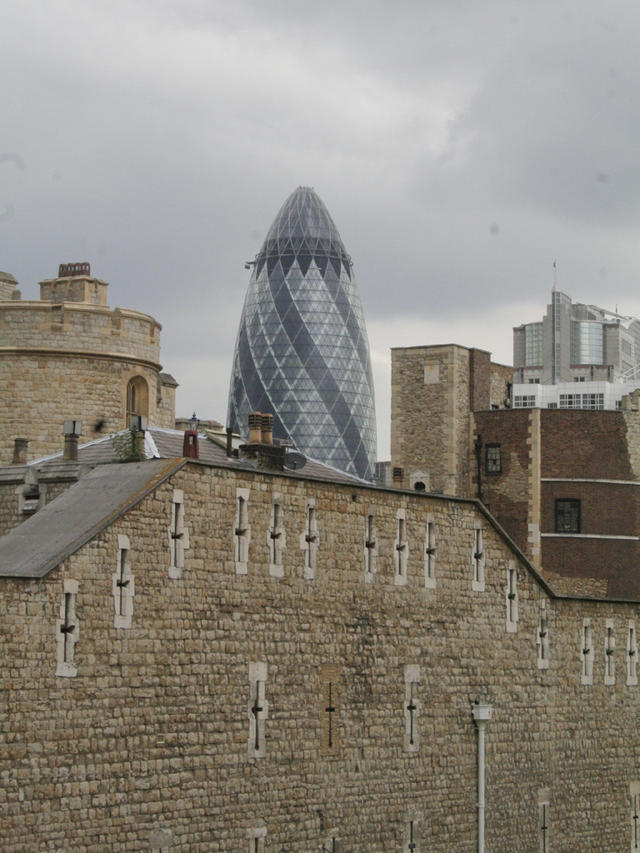 Tower Hill - z jajkiem w tle
