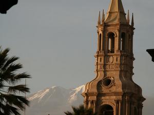 Arequipa z górami w tle