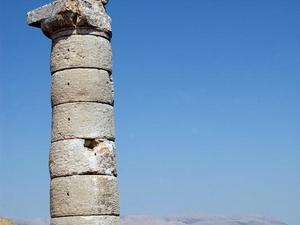 Droga na Nemrut   Karakus Tumulus (2)