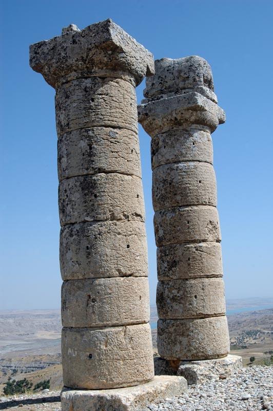 Droga na Nemrut   Karakus Tumulus (6)