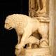 Wejścia do katedry w Trogirze strzegą dwa kamienne lwy