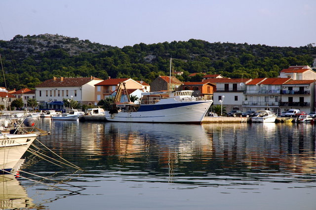 Jezera port