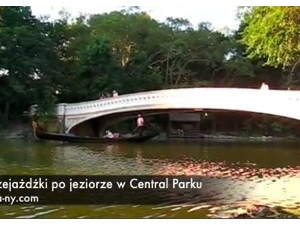 Przejażdżka łódką po jeziorze w Central Parku