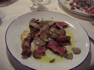 Toskania, Tagliata di controfiletto al tartufo 