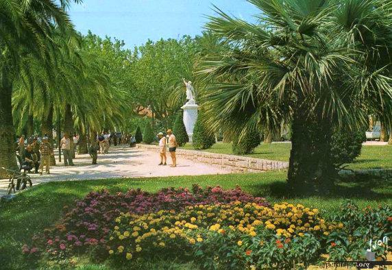 Hyeres place lefevre