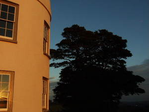 Monmouth... Circular Banqueting House na wzgórzu Kymin