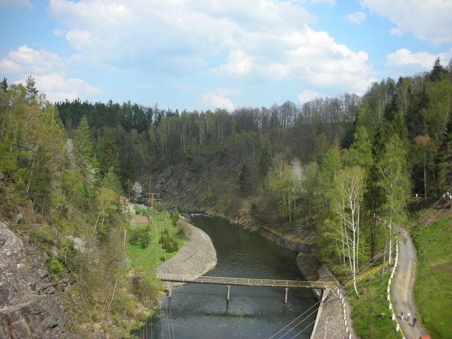 Zapora na Jeziorze Leśniańskim