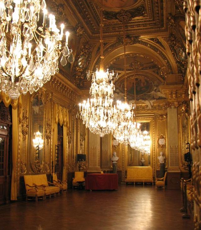 wielkie foyer Królewskiej Opery w Sztokholmie