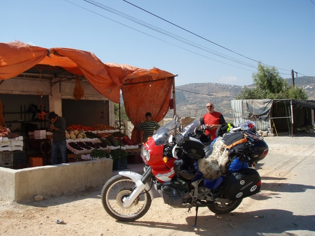 Stragan z owocami - Jordania