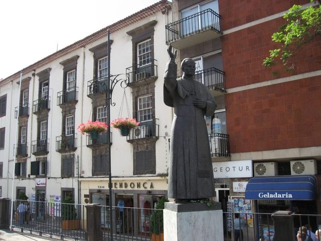 Pomnik Jana Pawła II - Centrum Funchal