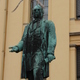 Rzeźba przed uniwersytetem w Oslo