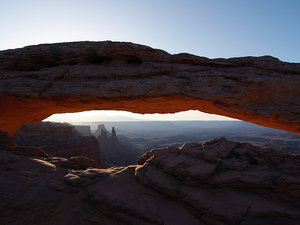 Mesa Arch o świcie