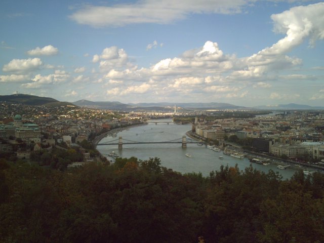 Budapeszt - widok z wzgórza Gellerta