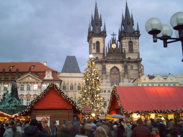 Praga - rynek w świątecznej szacie