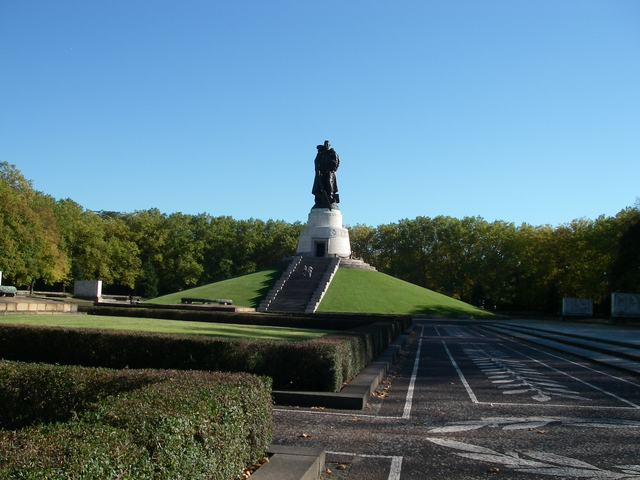 Park Treptow w Berlinie (2007-10-15)  /8700