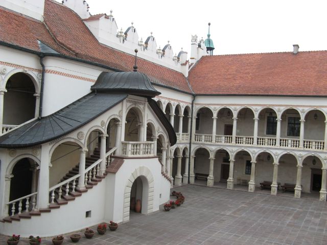 dziedziniec zamku