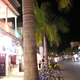 Key West, Duval Street...niezwykle popularnym sposobem przemieszczania sie sa rowery i skutery
