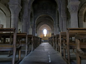 Besse  -  wnętrze kościola