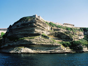 F1000031