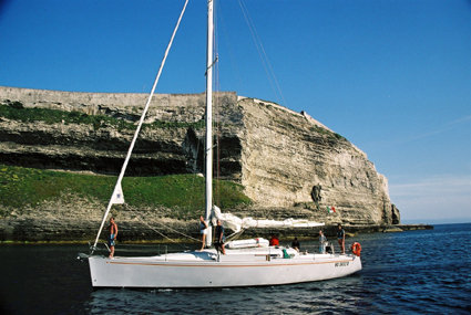 F1000033