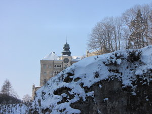 zamek za skałą