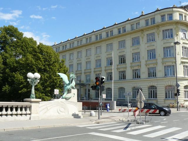 Zmajski Most