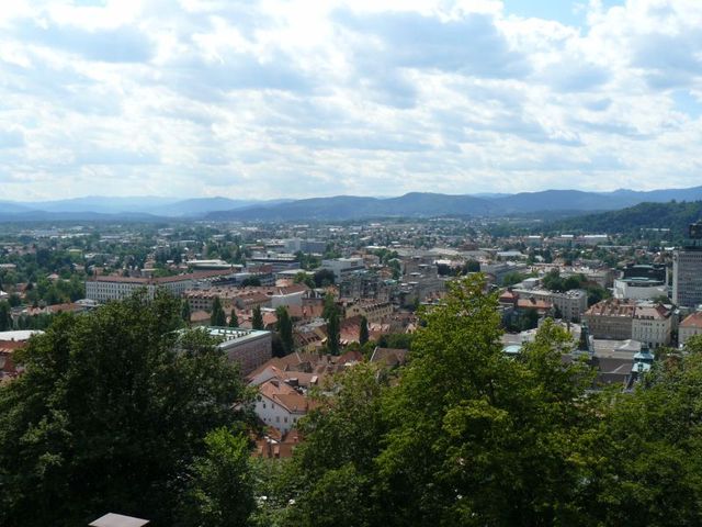 Ljubljański Hrad widok na miasto z wieży 