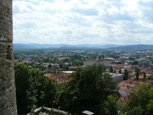 Ljubljański Hrad widok na miasto z wieży 