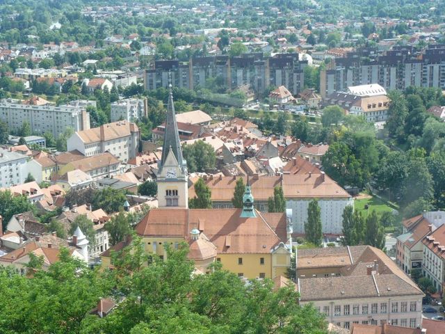 Ljubljański Hrad widok na miasto z wieży 