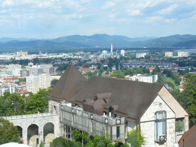 Ljubljański Hrad widok na miasto z wieży 