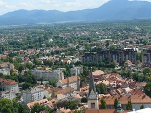 Ljubljański Hrad widok na miasto z wieży 