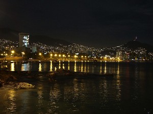 Acapulco nocą