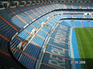 wyjątkowo pusty Santiago Bernabeu