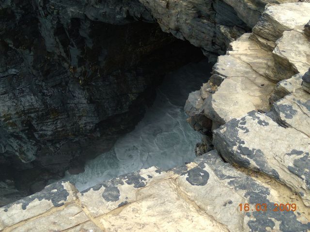 klify w Kilkee, IRLANDIA