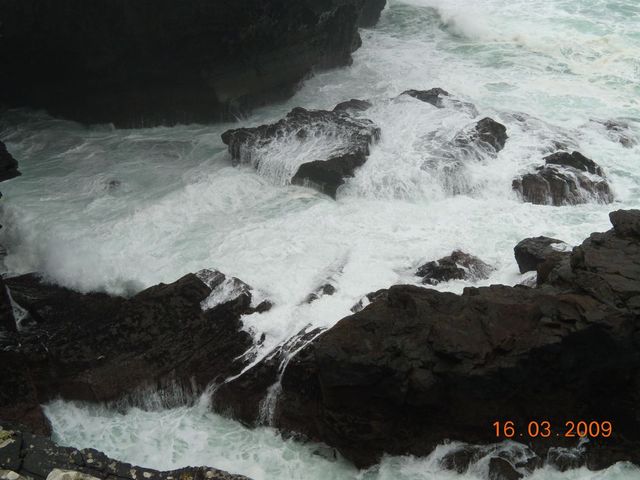 klify w Kilkee, IRLANDIA