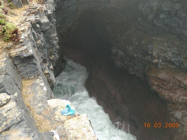 klify w Kilkee, IRLANDIA