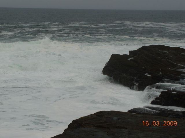 klify w Kilkee, IRLANDIA