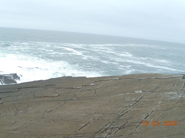 klify w Kilkee, IRLANDIA