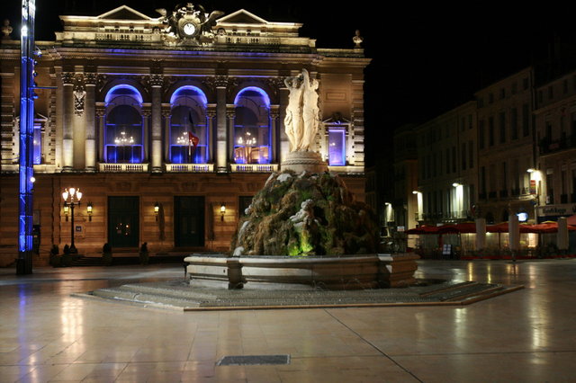 Place de la Comedie w nocy