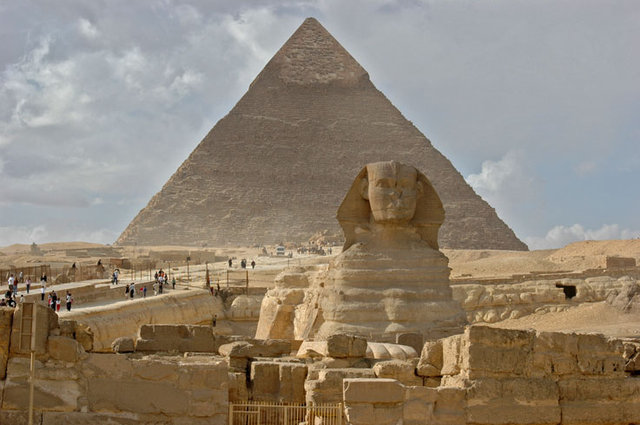 Giza,piramida Chefrena i Sfinks