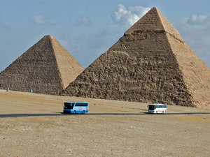 Giza,Piramidy