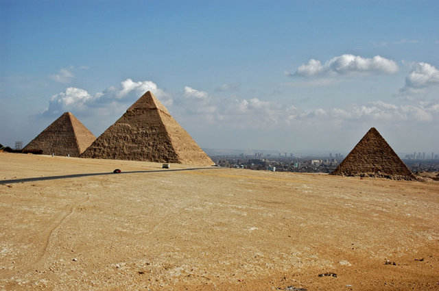 Giza,piramidy