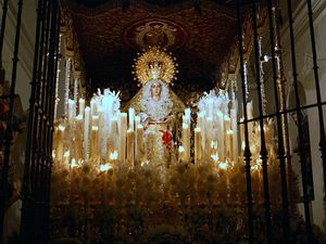 Madryt San Isidoro figura i płonące świece