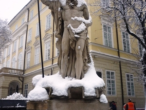 Pomnik Neptuna przed Ratuszem