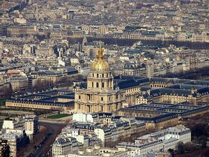 Paryż widok na kościół i kompleks Inwalidów