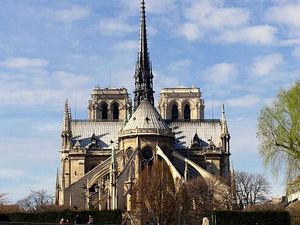 Paryż Notre Dame widok od prezbiterium