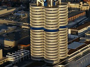 Monachium biurowiec BMW widok z góry