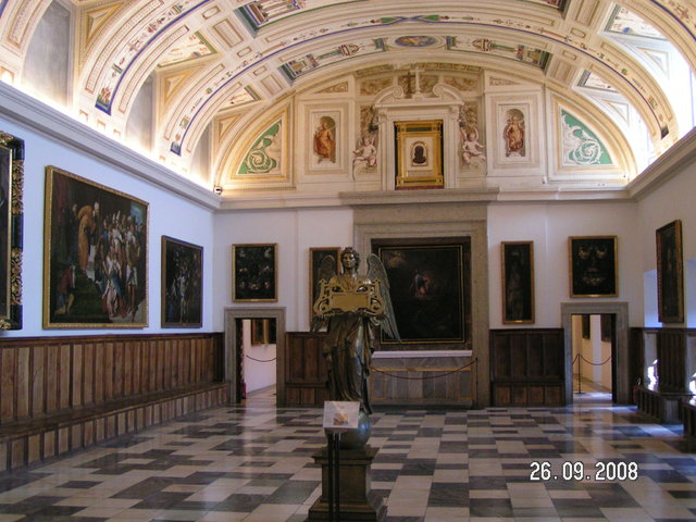galeria obrazów wewnątrz pałacu